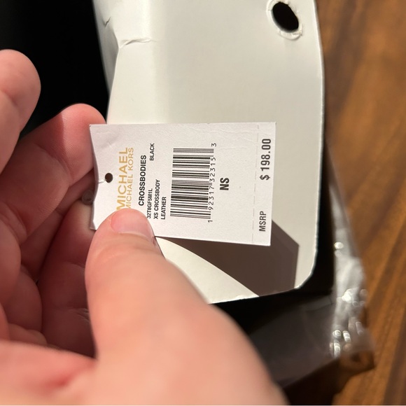 Michael kors leather purse ( brand new ) - Picture 5 of 7